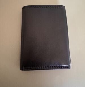 BUXTON Men's Genuine Leather Tri-Fold Wallet Black NWT P02